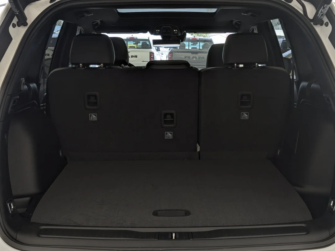 New 2026 White Jeep Limited - - 4x4 - Ltd Altitude Pkg - Lux Tech Grp II - Pano Sunroof - 20 Black Wheels & More! image 28