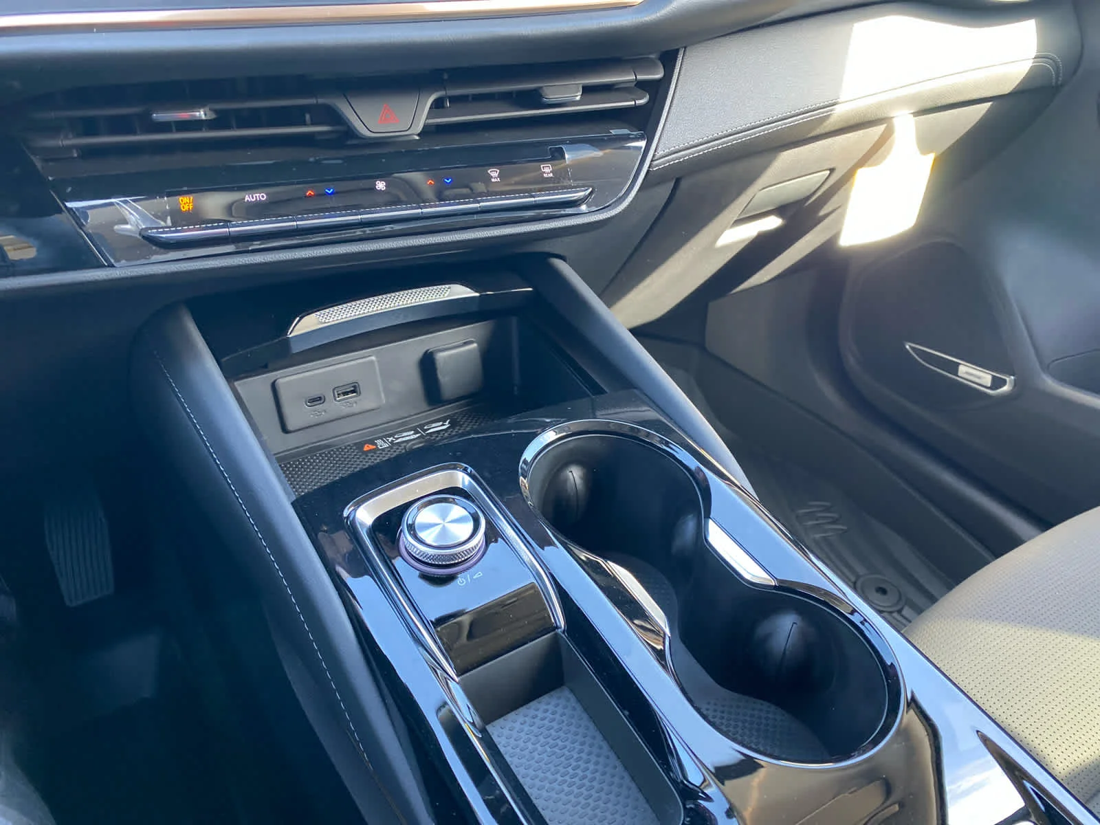 New 2026 Midnight Opal Buick Avenir image 17
