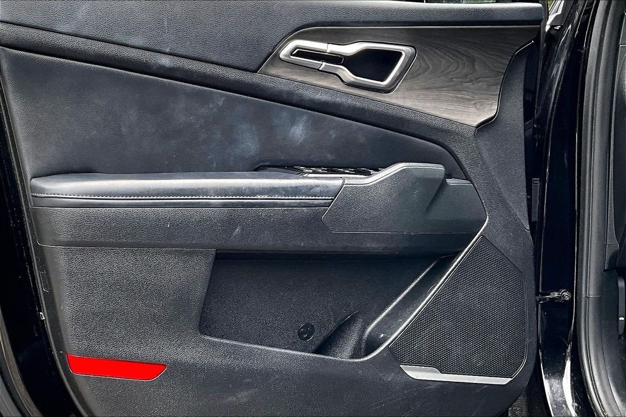 Used 2023 Black Kia X-Line image 17