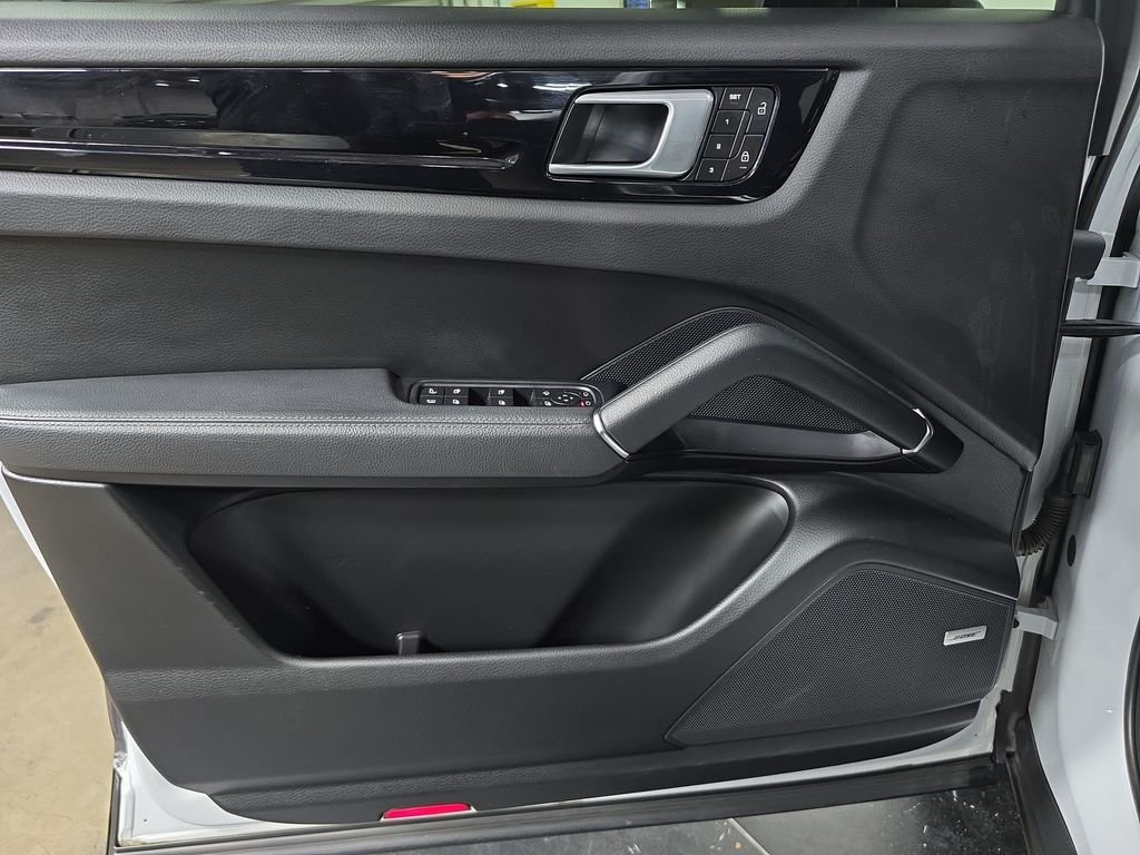 2022 Porsche Cayenne Platinum Edition - Photo 22