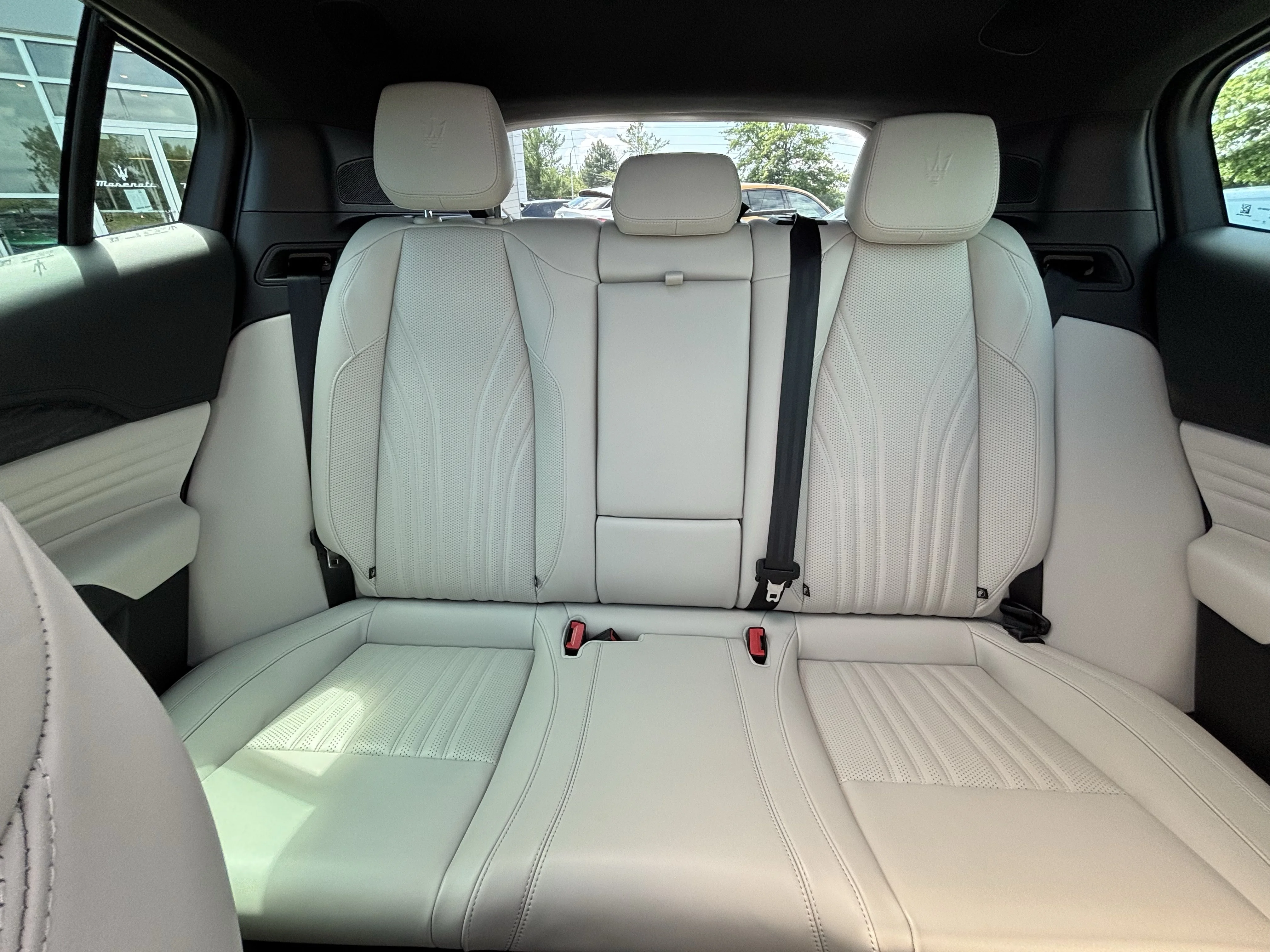 Certified Used 2023 Bianco Astro Metallic Maserati Modena image 40