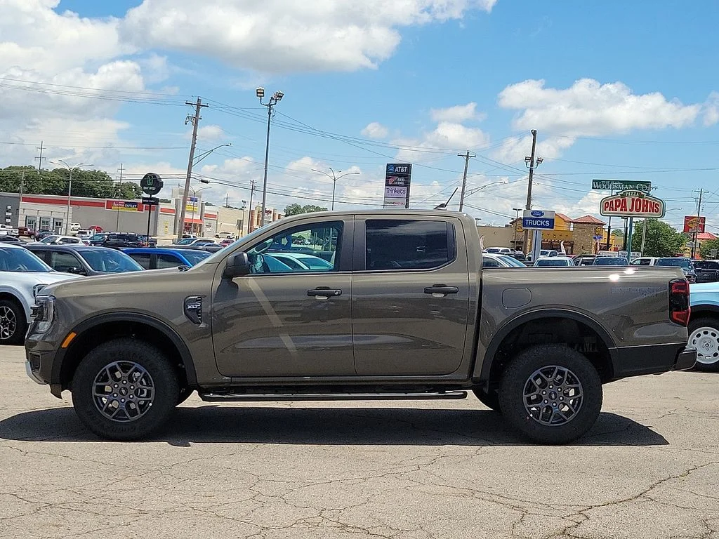 New 2026 Marsh Gray Ford XLT image 3