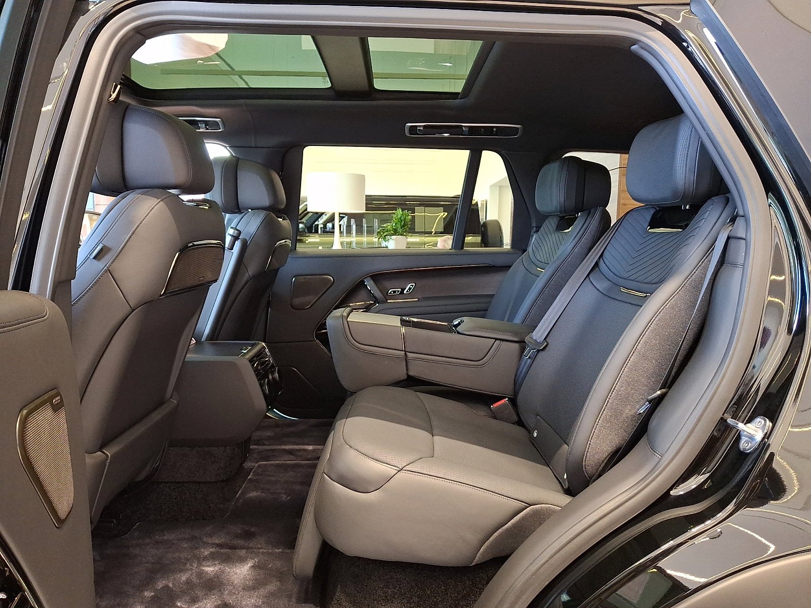 New 2026 Narvik Black Land Rover SV Black image 7