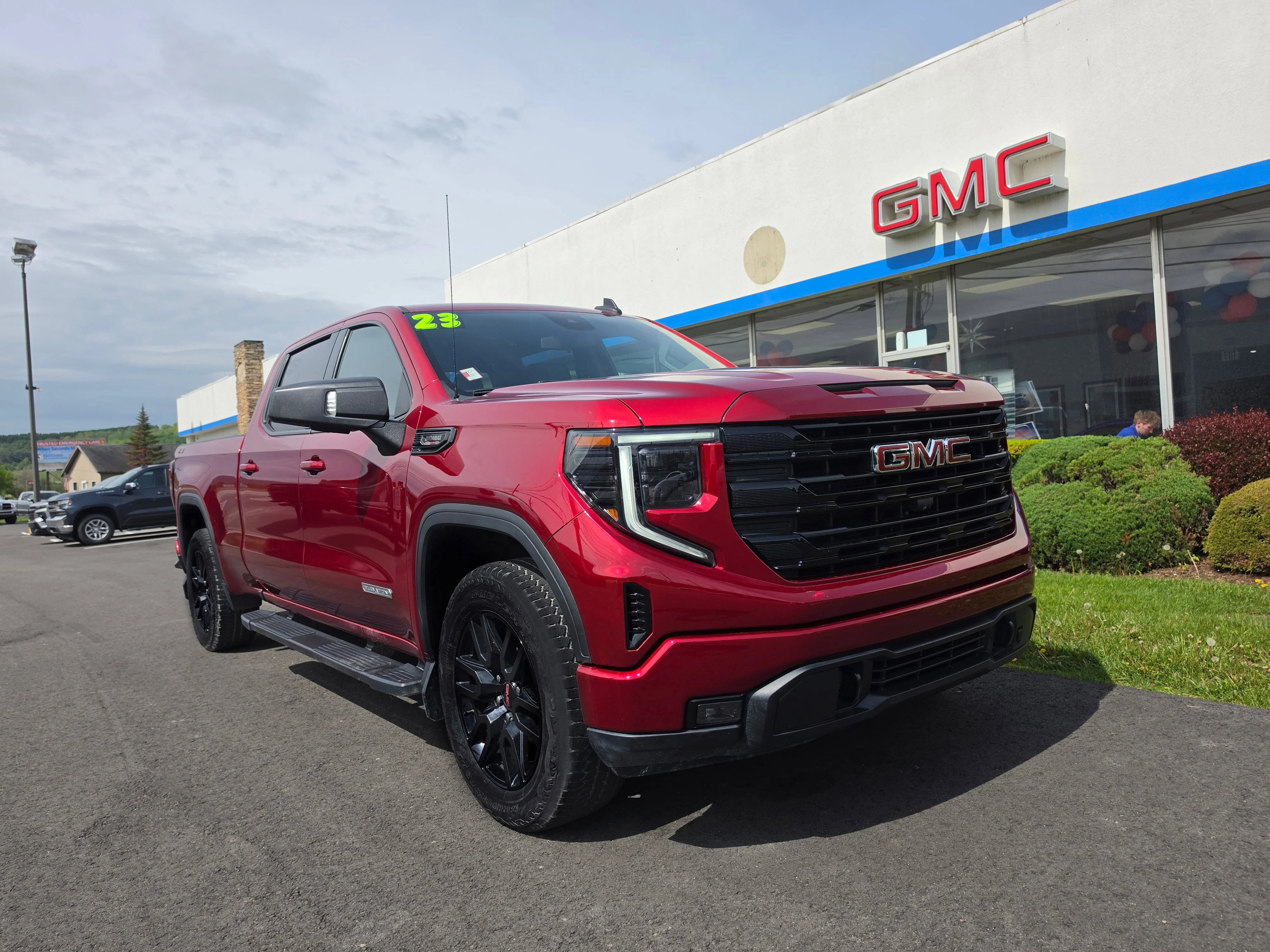 2023 GMC Sierra 4WD Crew Cab Short Box Elevation's photo
