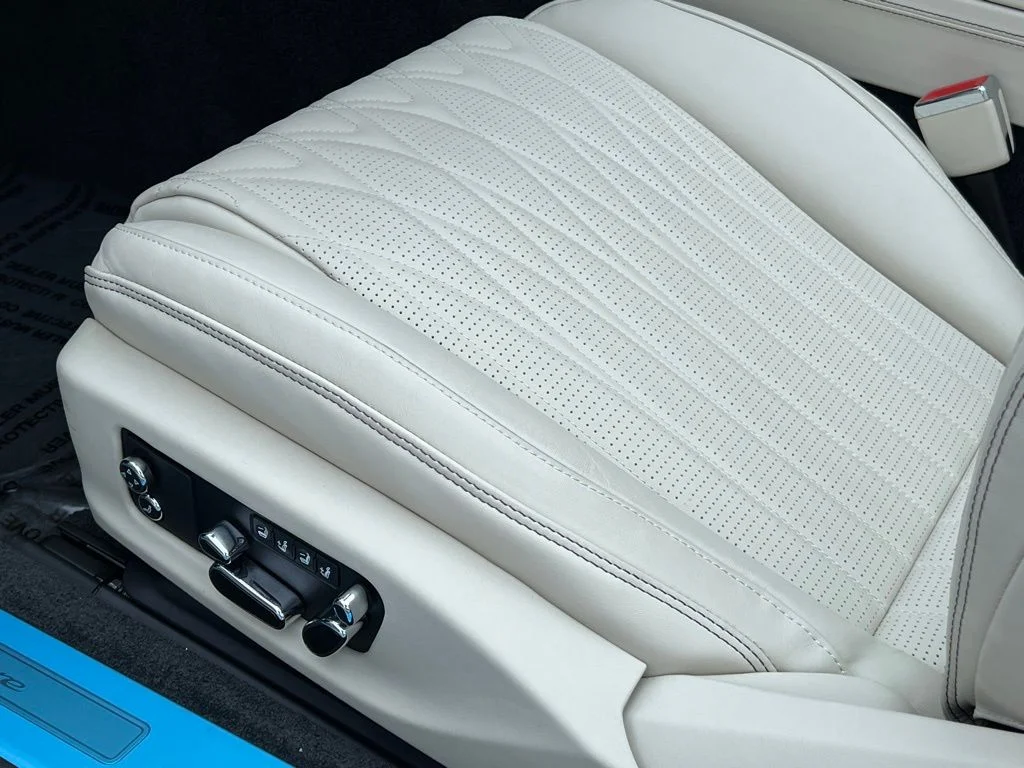 Used 2026  Bentley Azure image 30