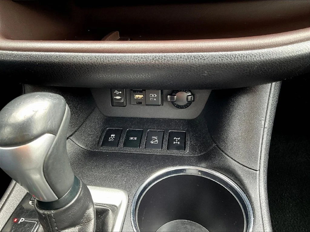 Used 2019 Black Toyota XLE image 15