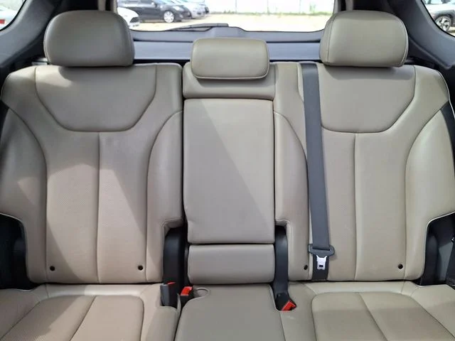 Used 2023 Black Hyundai Limited image 19