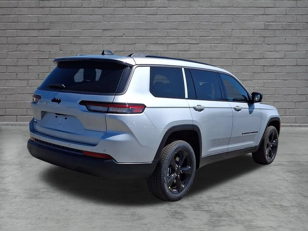 New 2026 Silver Zynith Jeep Limited image 8