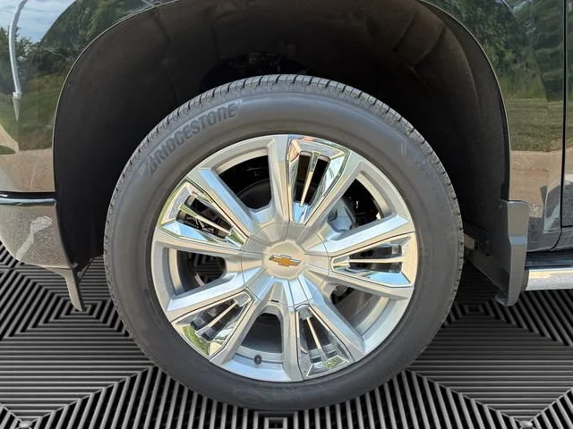 New 2026 Black Chevrolet High Country image 9
