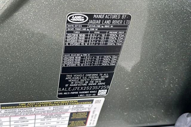 Certified Used 2025 Green Land Rover S image 28