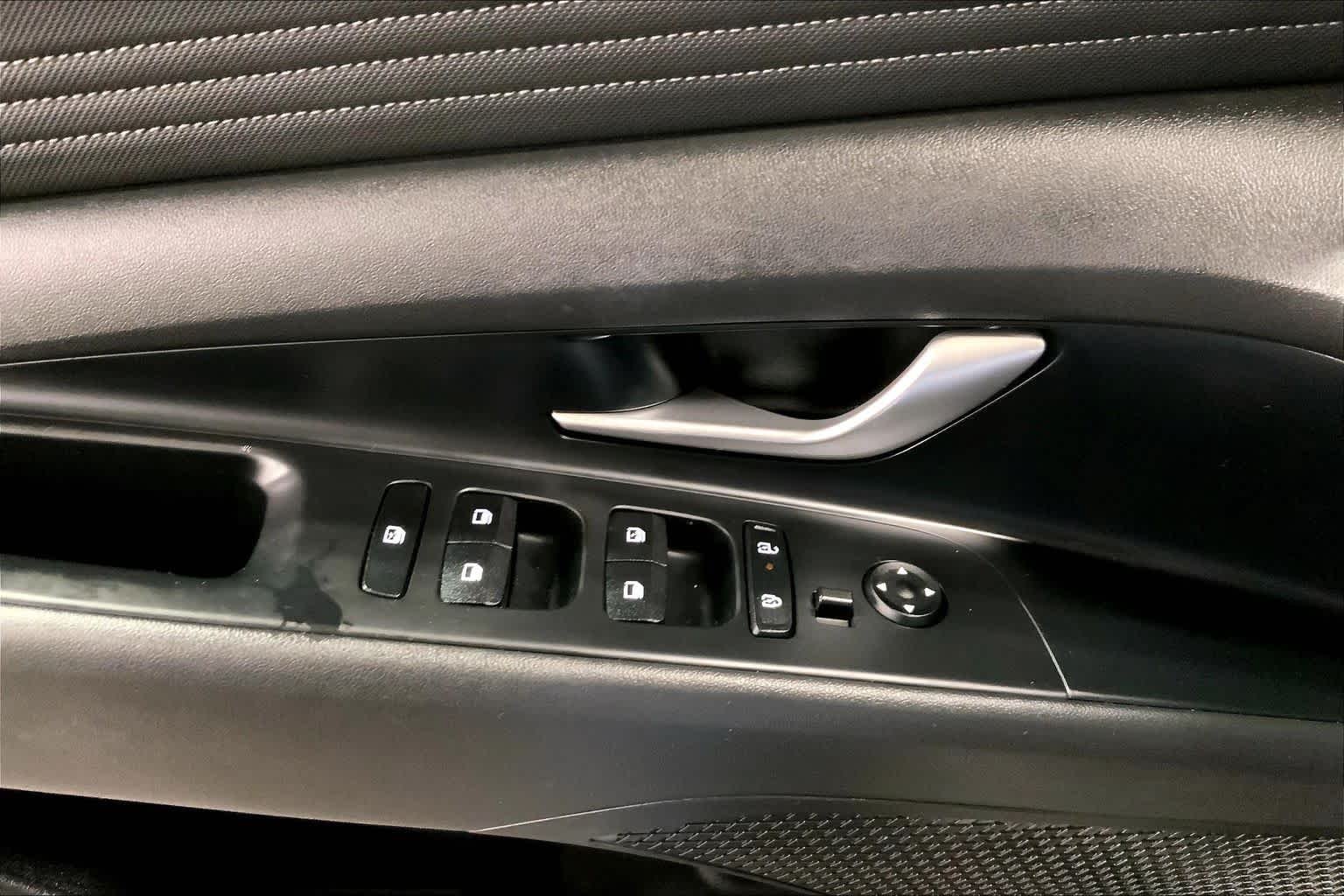 Used 2025 Abyss Black Hyundai Limited image 34