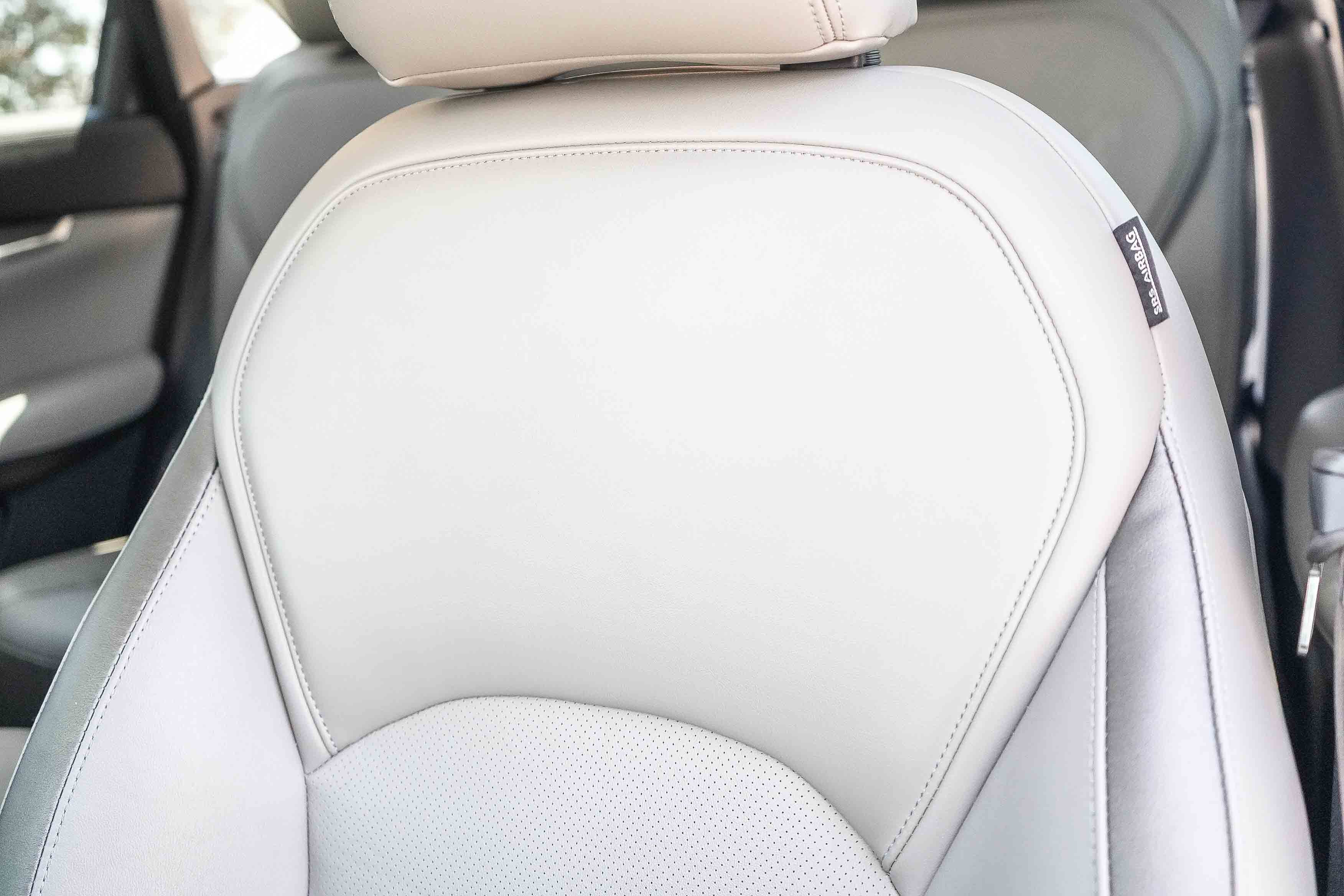 Used 2024 RADIANT WHITE INFINITI LUXE image 25