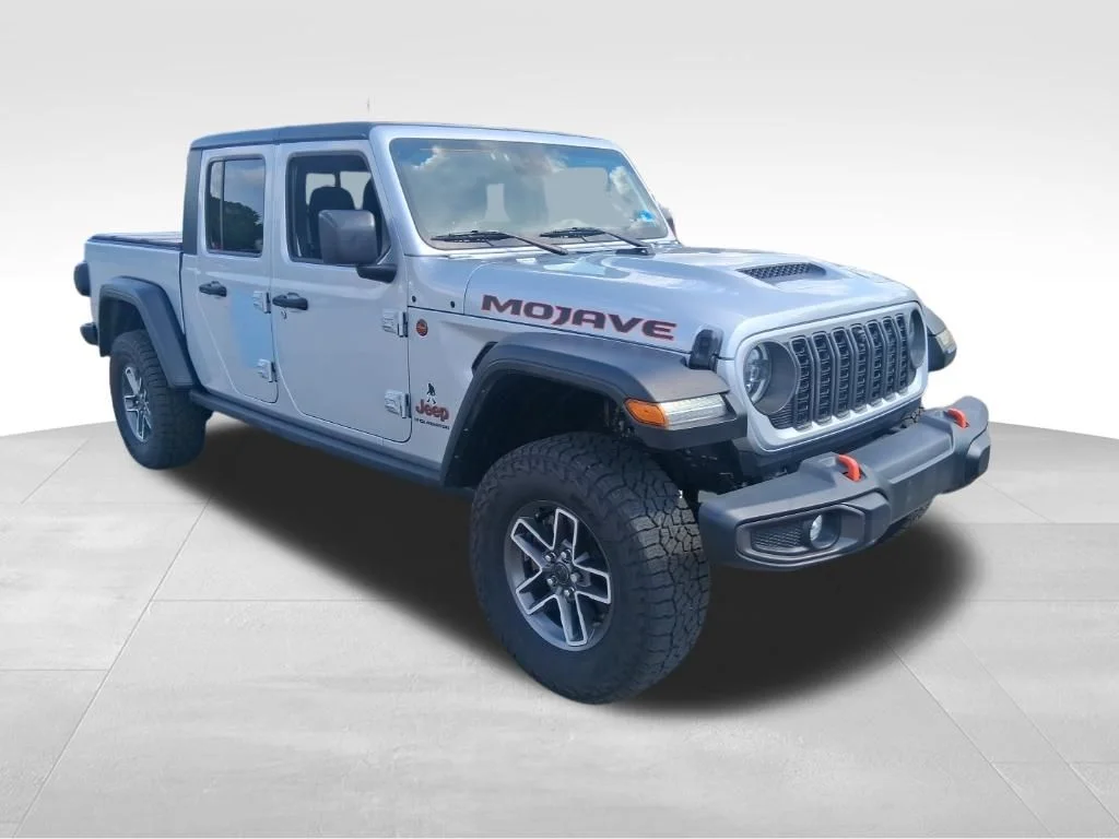 Used 2024 Silver Jeep Mojave image 4