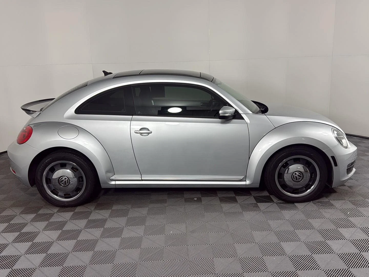 Used 2012 Volkswagen Beetle 2.5 with VIN 3VWJX7AT6CM629035 for sale in Kennesaw, GA