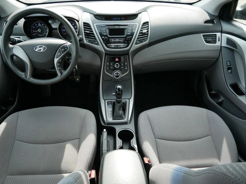 Used 2014 Gray Hyundai SE image 13