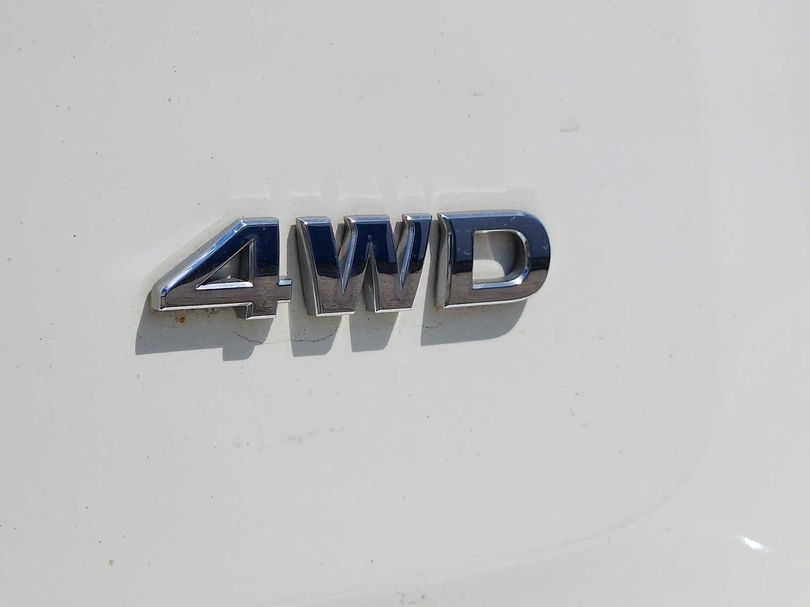 Used 2019 White Nissan S image 34