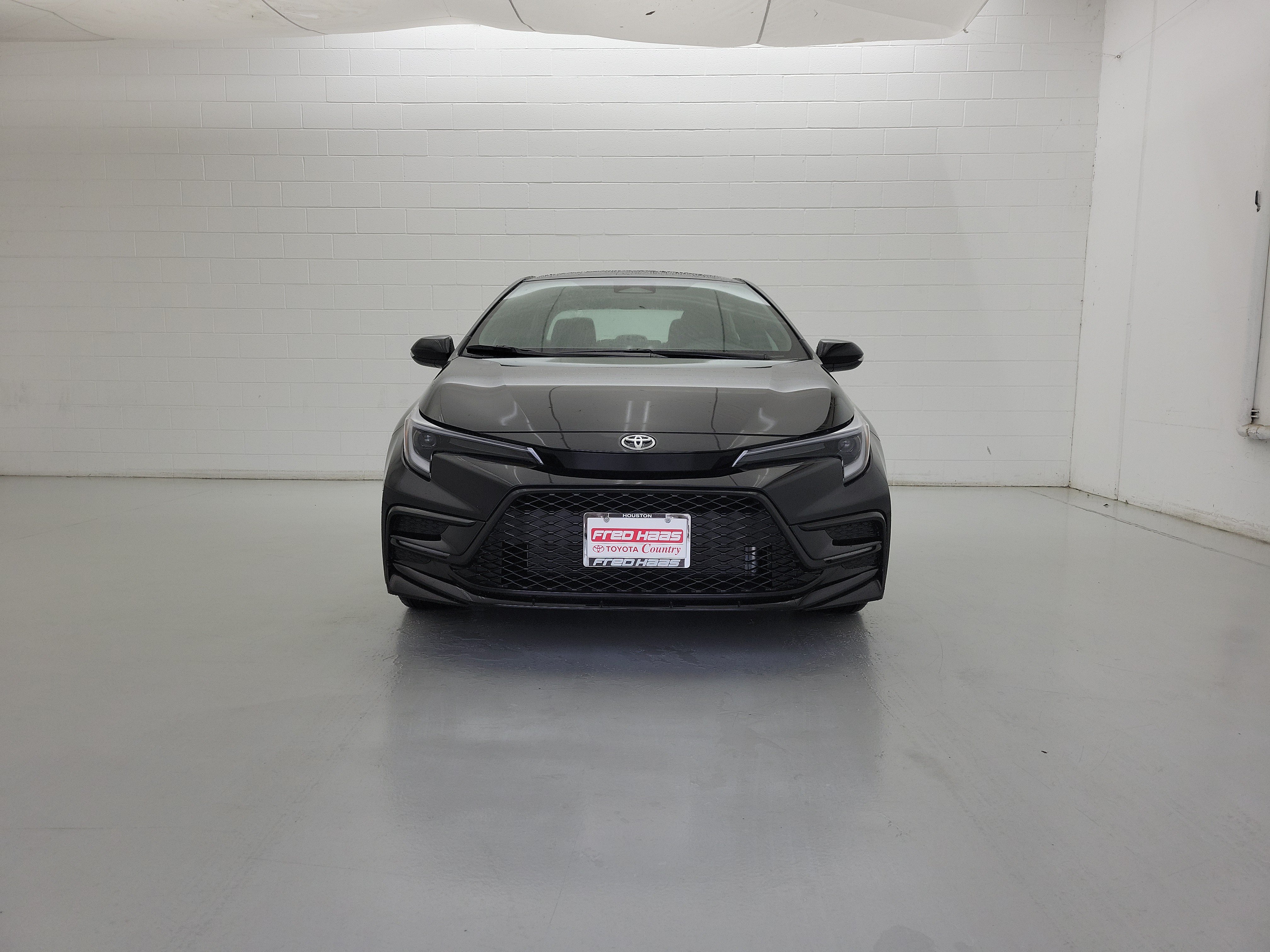 New 2026 Midnight Black Metallic Toyota  SE image 3