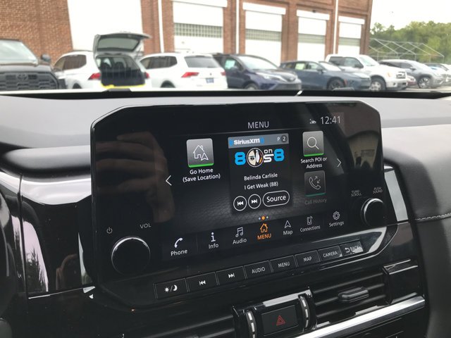 Used 2024 Pearl White Tricoat Nissan SL image 17