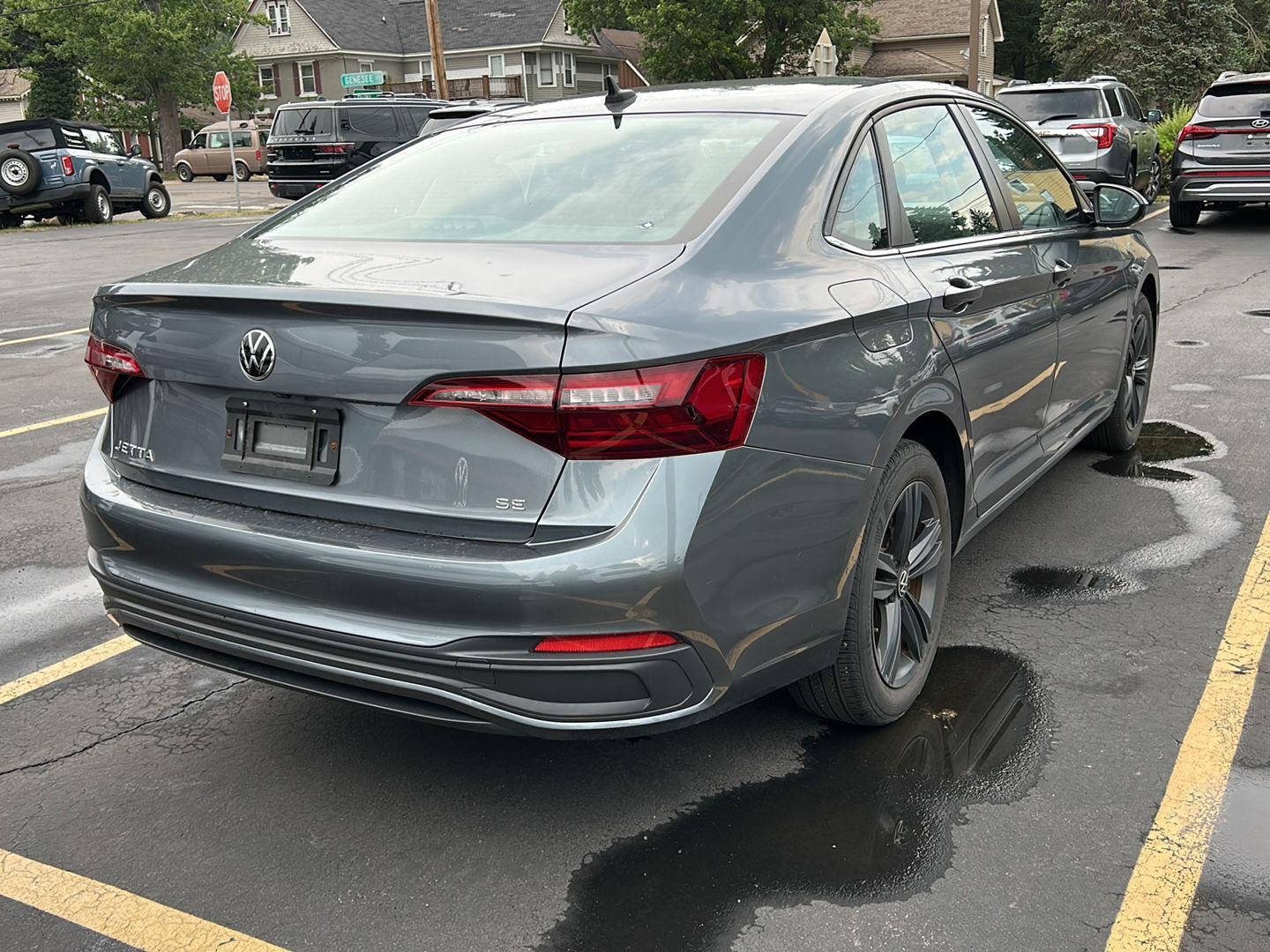 Used 2022 Platinum Gray Metallic Volkswagen SE image 5