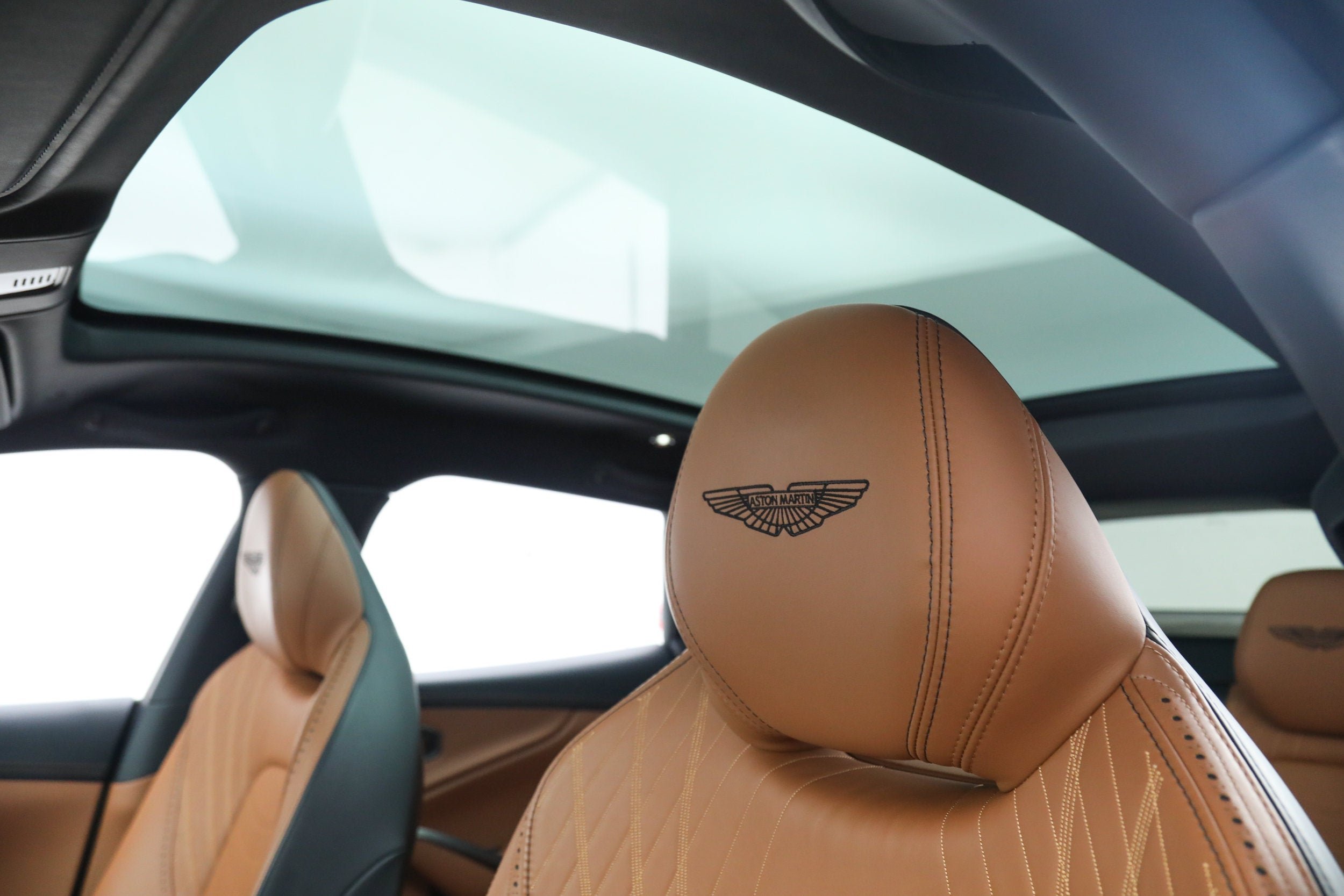 Used 2023 Green Aston Martin 707 image 24