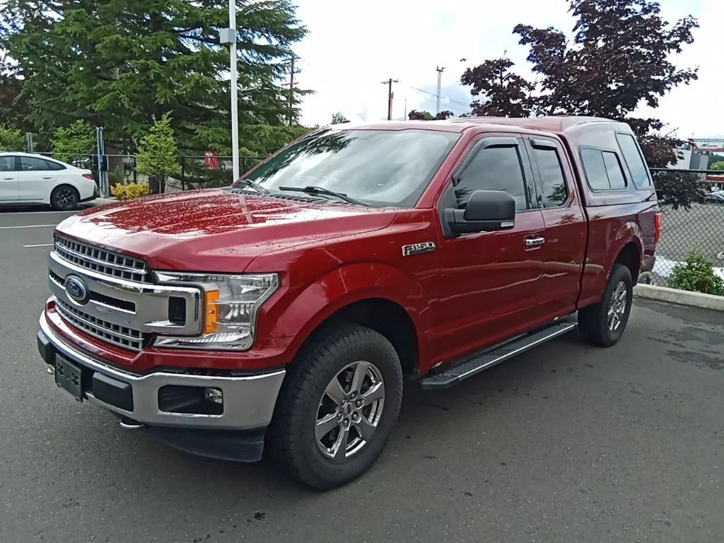 Used 2018 Ruby Red Ford XLT image 1