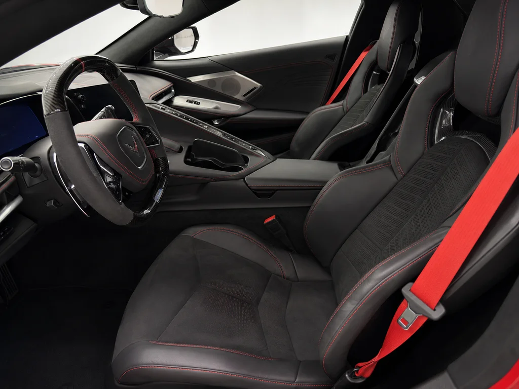 Used 2024 Red Chevrolet Z06 image 2
