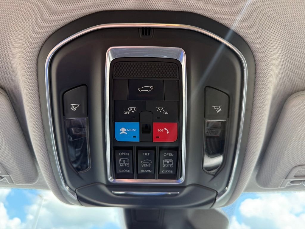 Used 2021 Silver Zynith Jeep Limited image 16