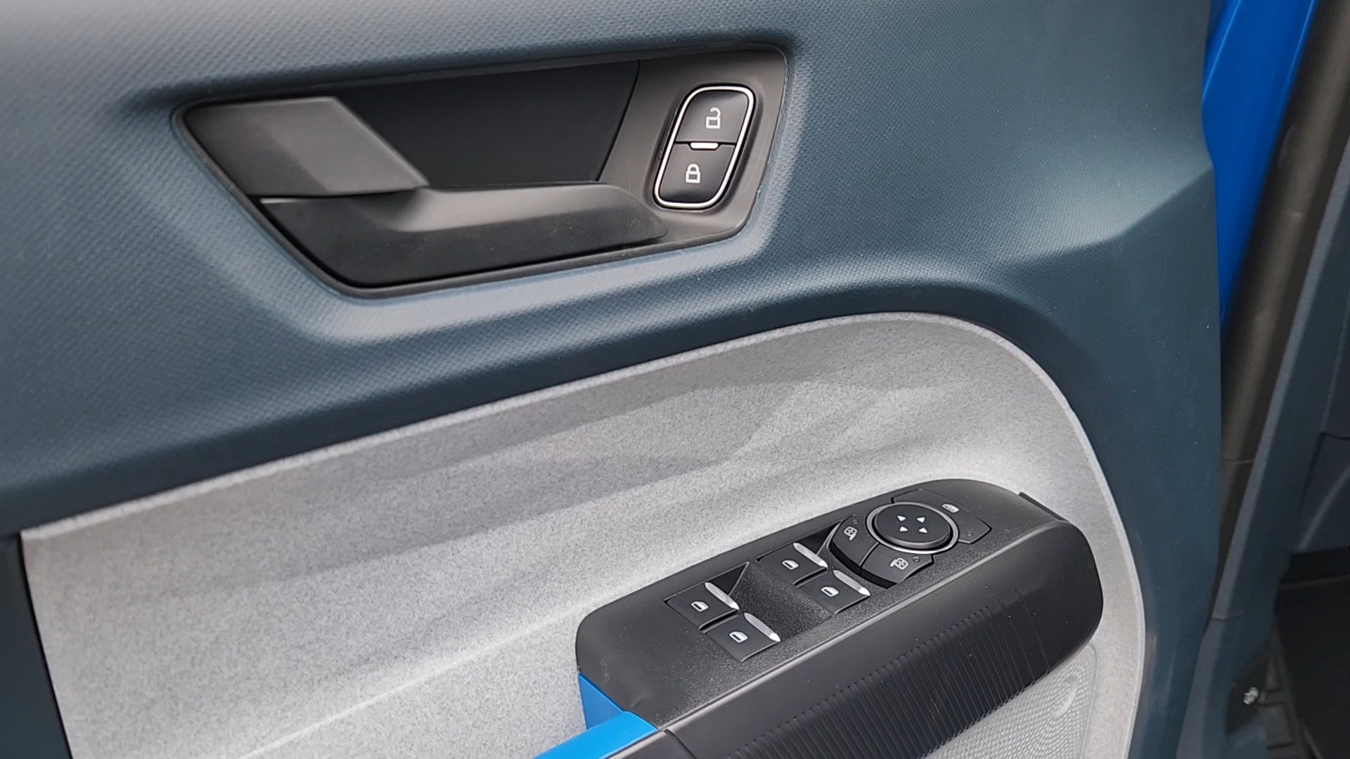 New 2026 Velocity Blue Ford XLT image 27