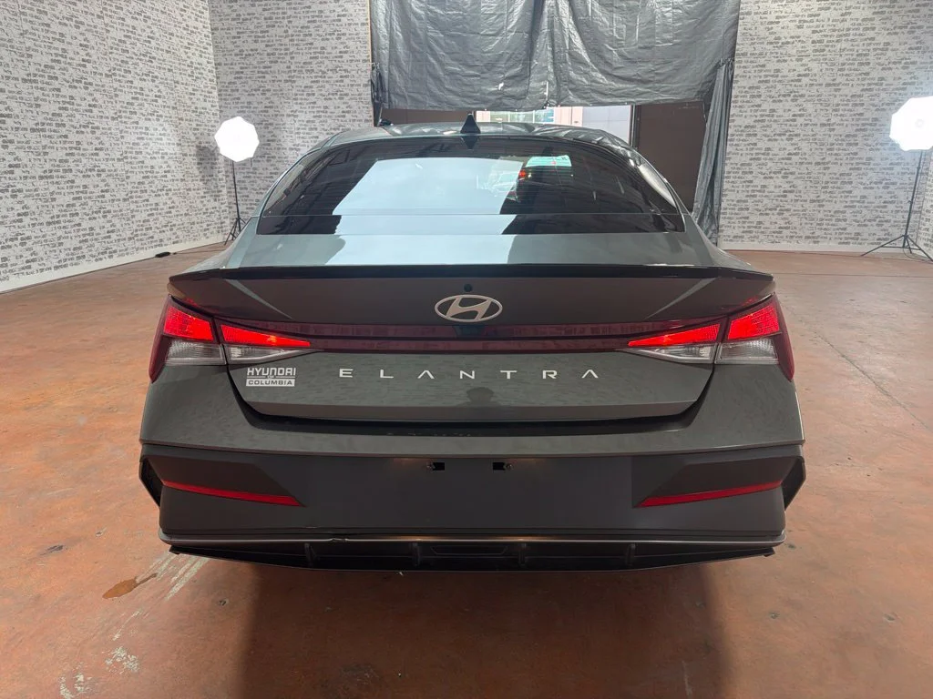 Used 2025 Amazon Gray Hyundai SEL Sport image 6