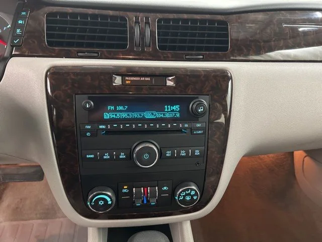 Used 2015 White Chevrolet LT image 10