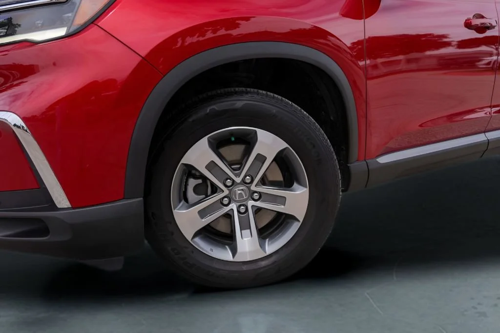 Used 2024 Red Honda EX-L image 4