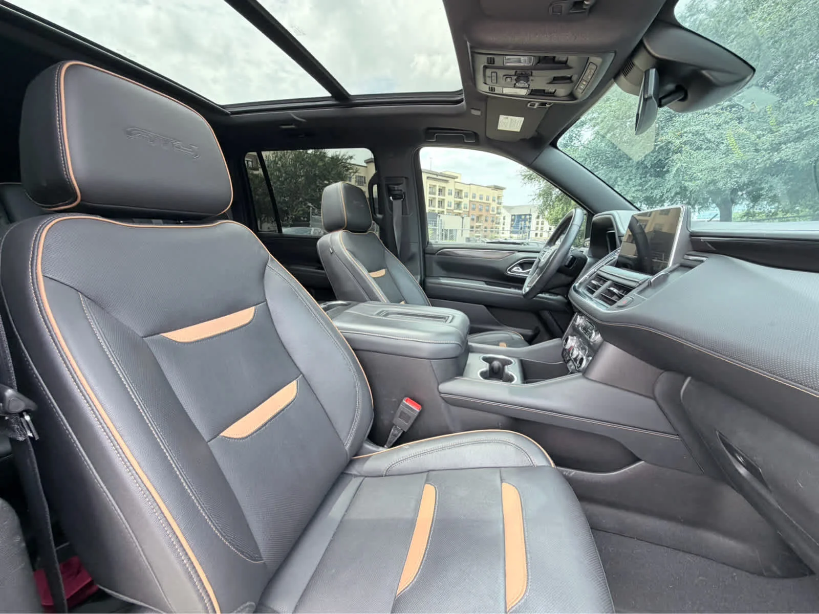 Used 2023 Sterling Metallic GMC AT4 image 17