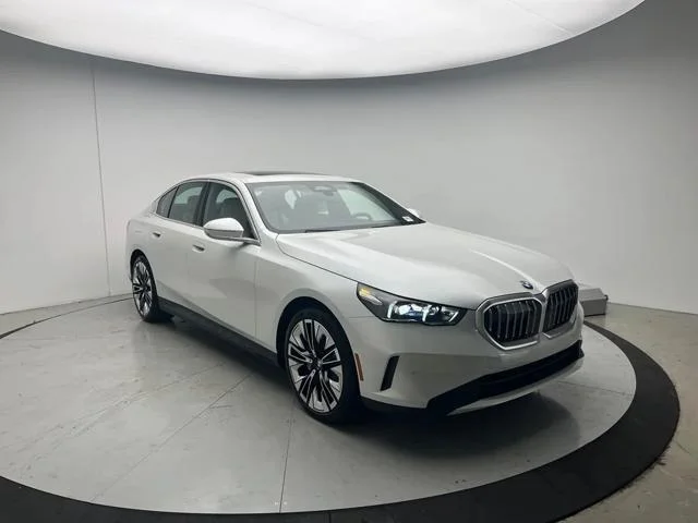 New 2027 Mineral White Metallic BMW 530i image 2