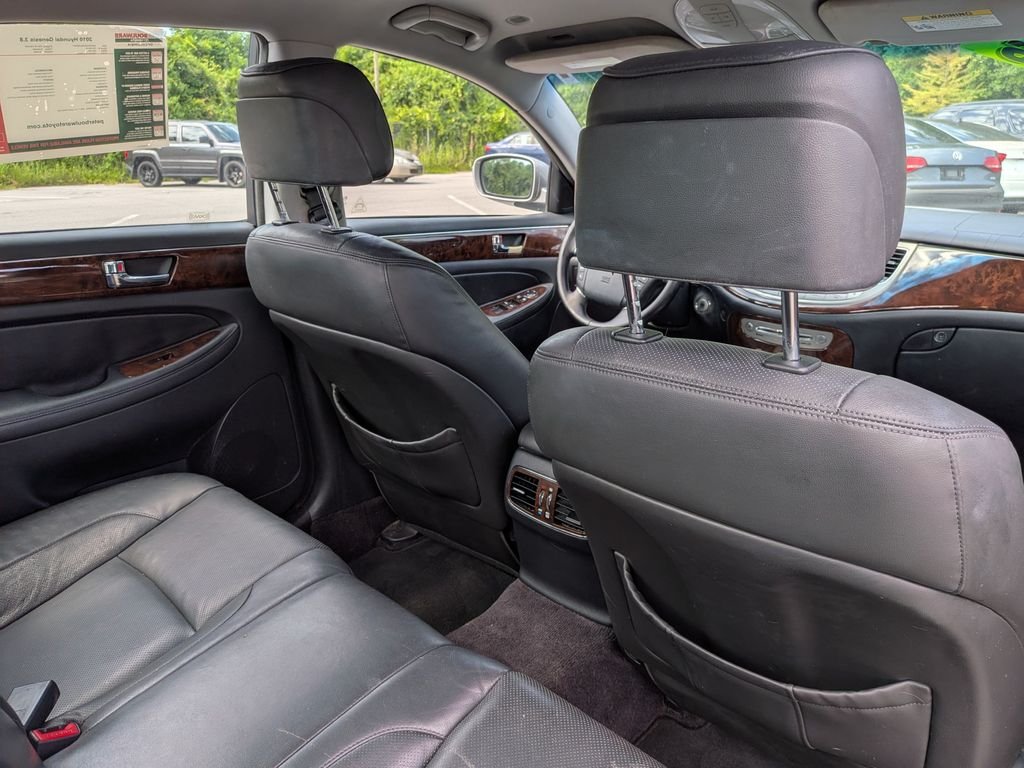 Used 2010 Gray Hyundai 3.8 image 24