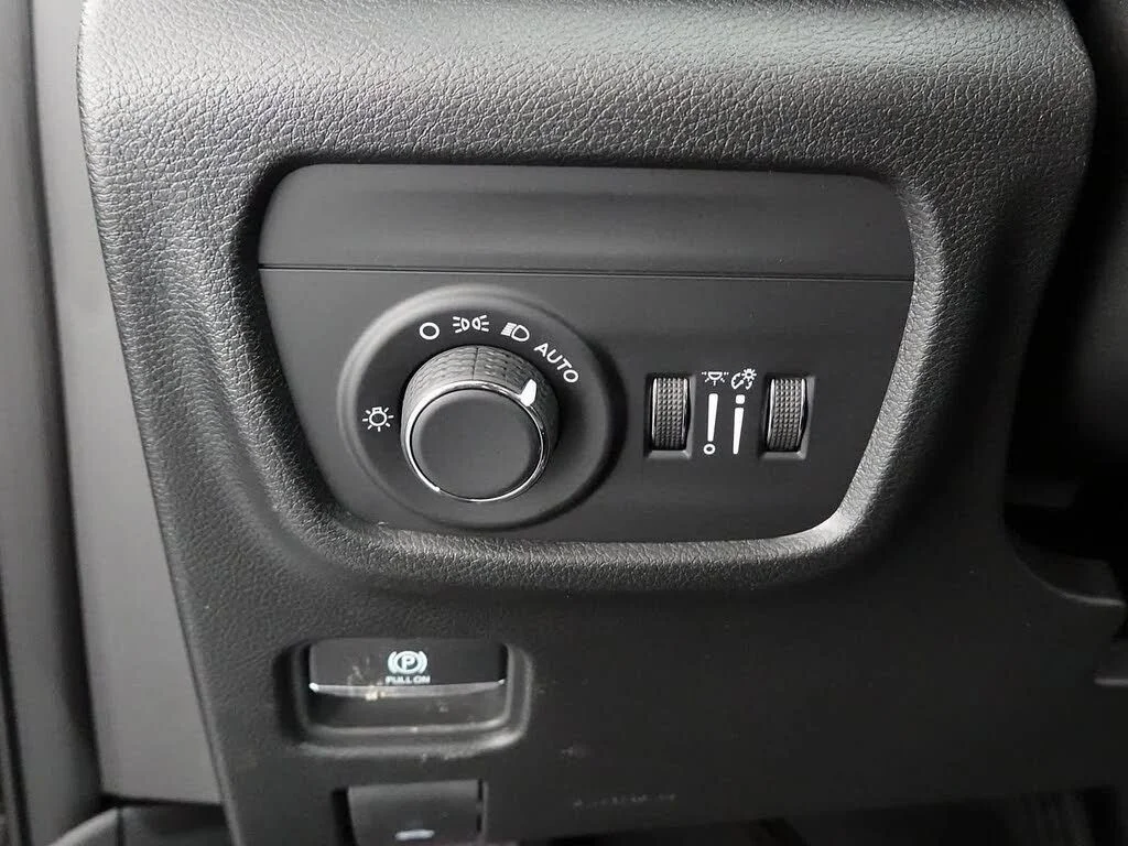 New 2026 Black Jeep Altitude image 6