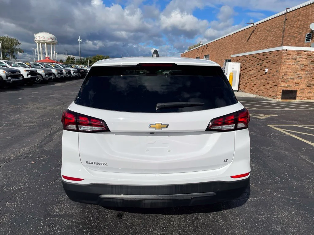 Used 2022 White Chevrolet LT image 4