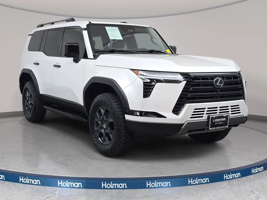 Used 2025 White Lexus 550 Overtrail+ image 3
