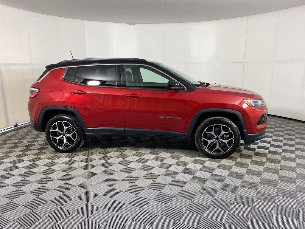 Used 2025 Red Hot Pearlcoat Jeep Limited image 4