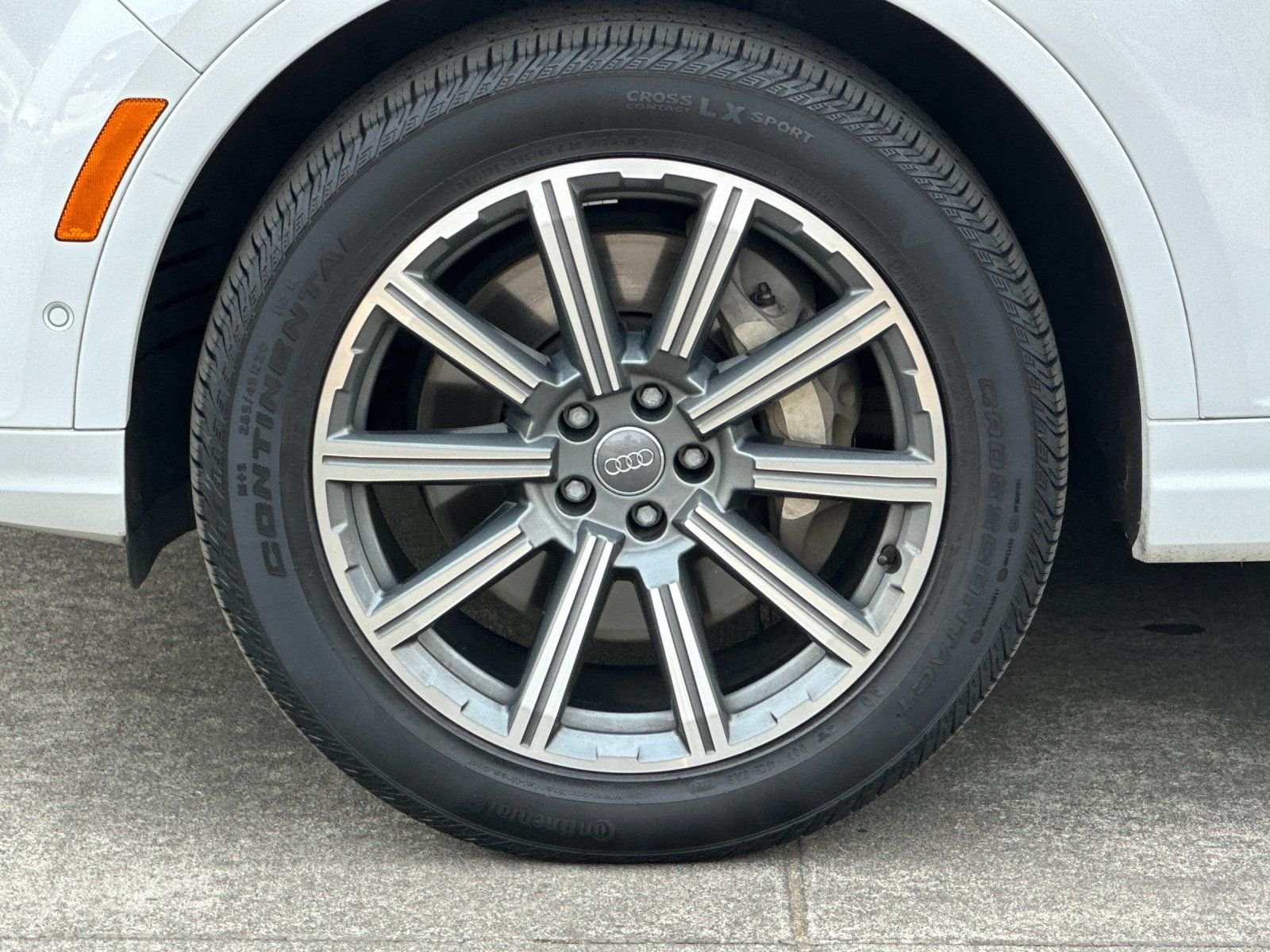 Used 2019 Glacier White Audi 55 Prestige image 23