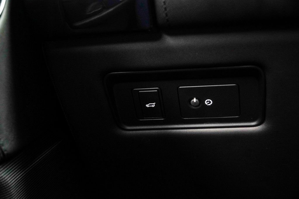 Used 2022 Black Land Rover SVAutobiography image 34