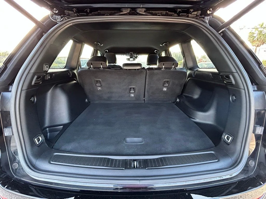 Certified Used 2024 Diamond Black Jeep Altitude image 30