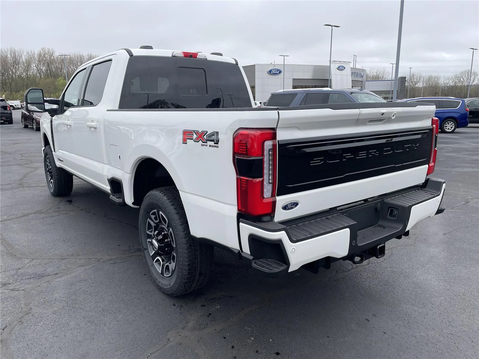 New 2026 Star White Metallic Tri-Coat Ford Platinum image 3