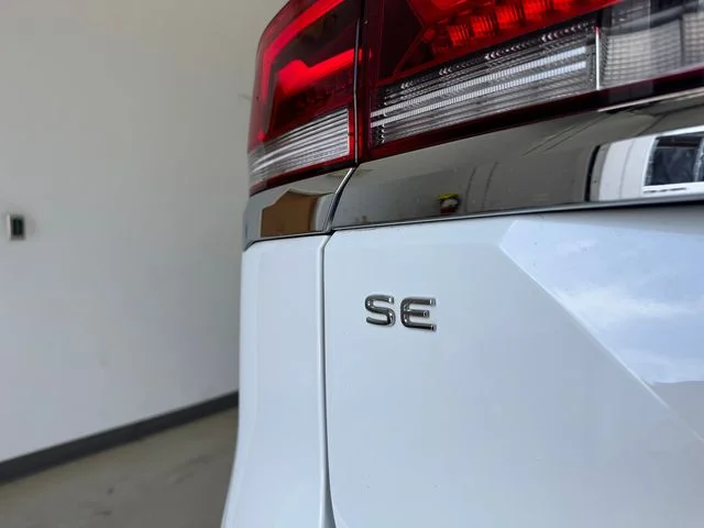 Used 2024 Pure White Volkswagen 2.0T SE w/Technology image 48