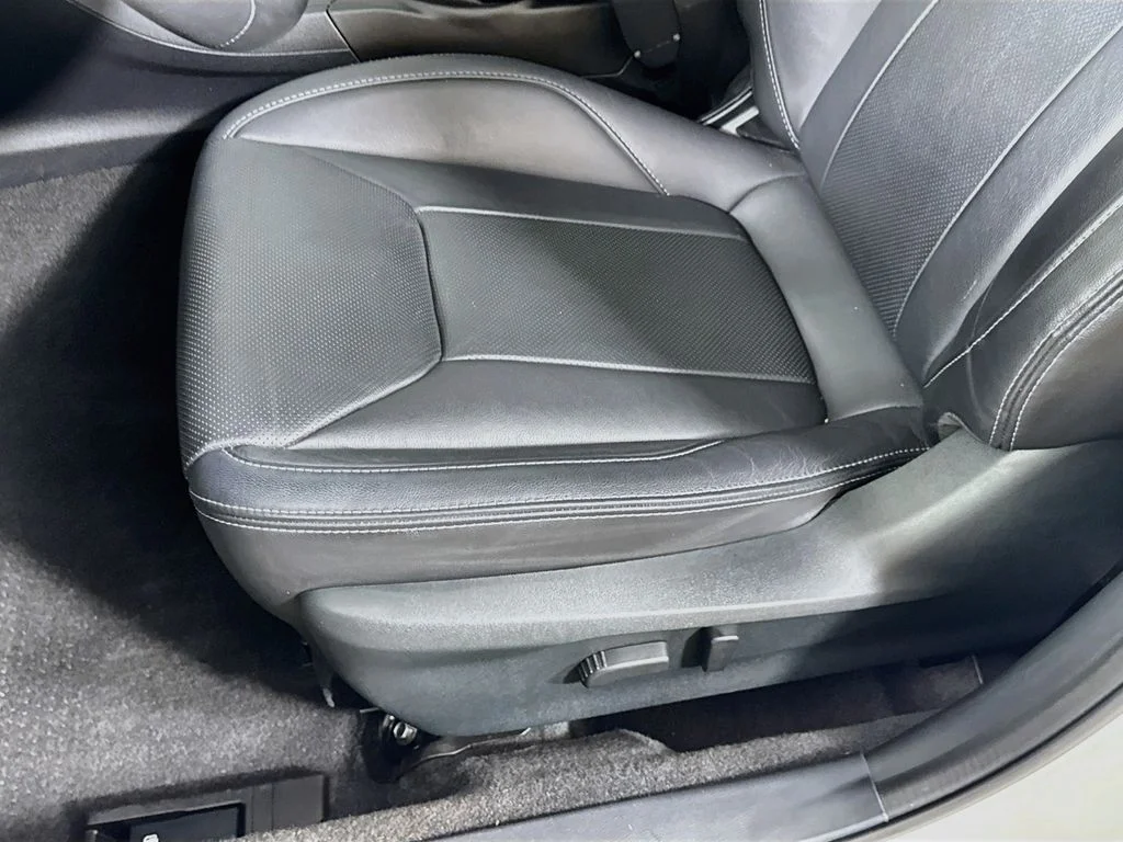 Used 2020 White Subaru Limited image 23