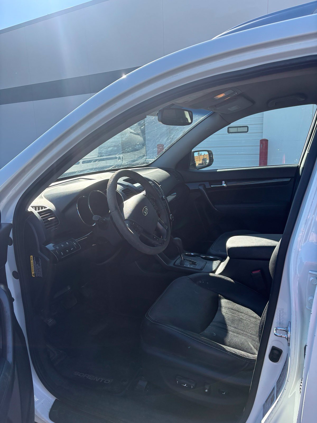 Used 2013 White Kia EX image 5
