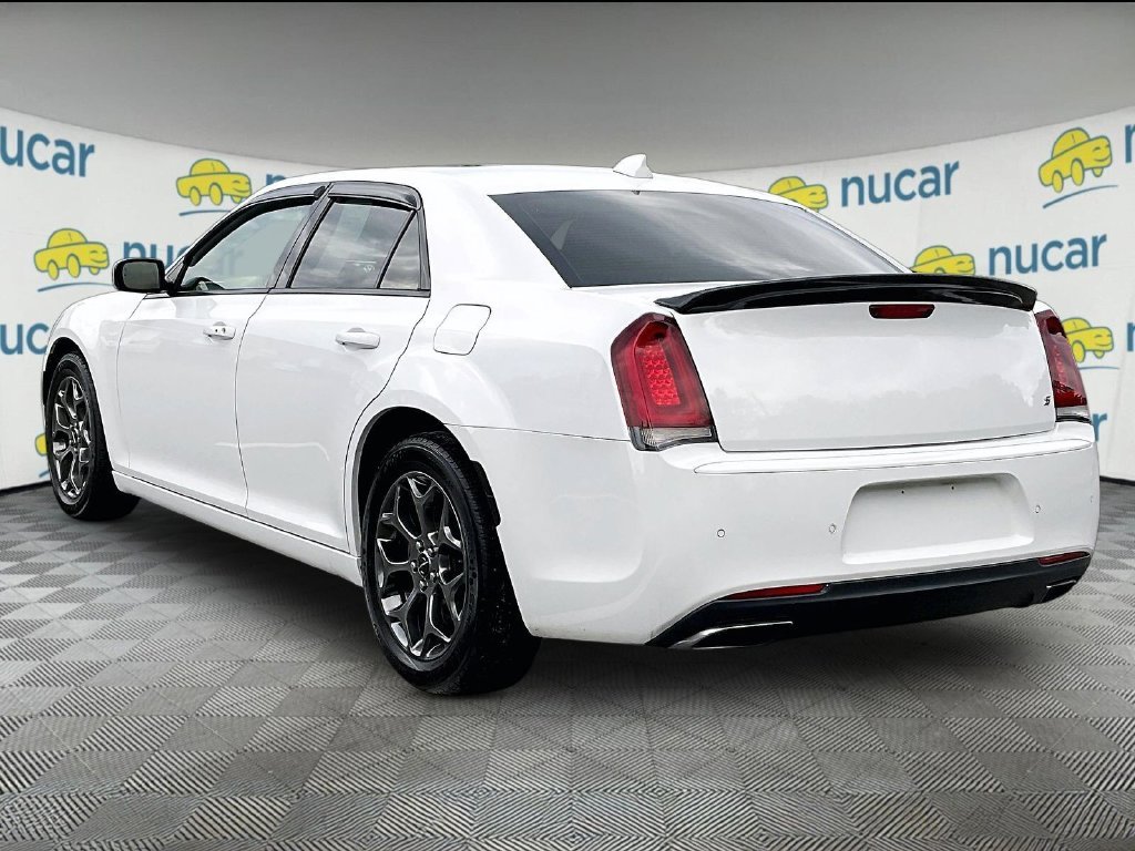 Used 2017 White Chrysler S image 4