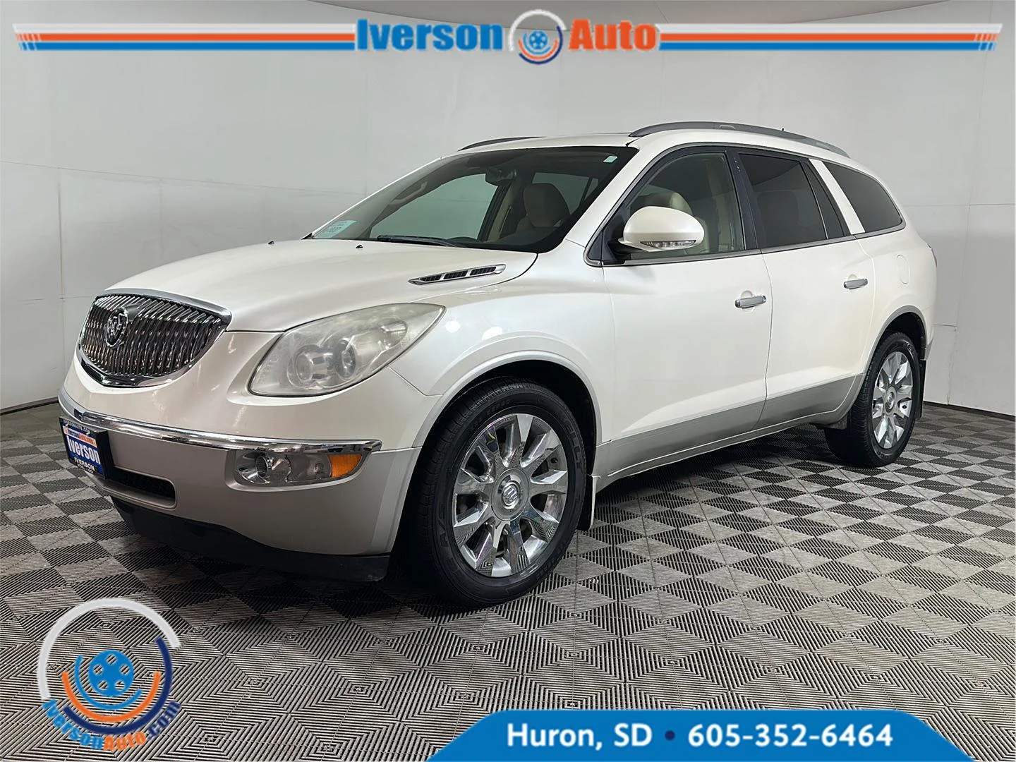 Used 2011 White Diamond Tricoat Buick CXL-2 image 4