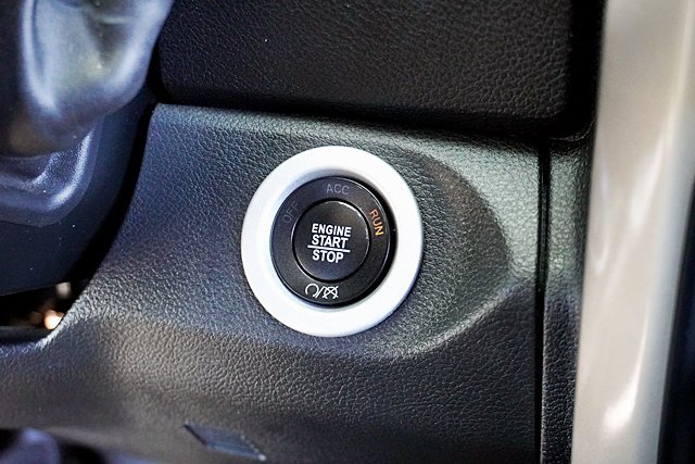 Used 2017 Silver Ram Laramie image 45
