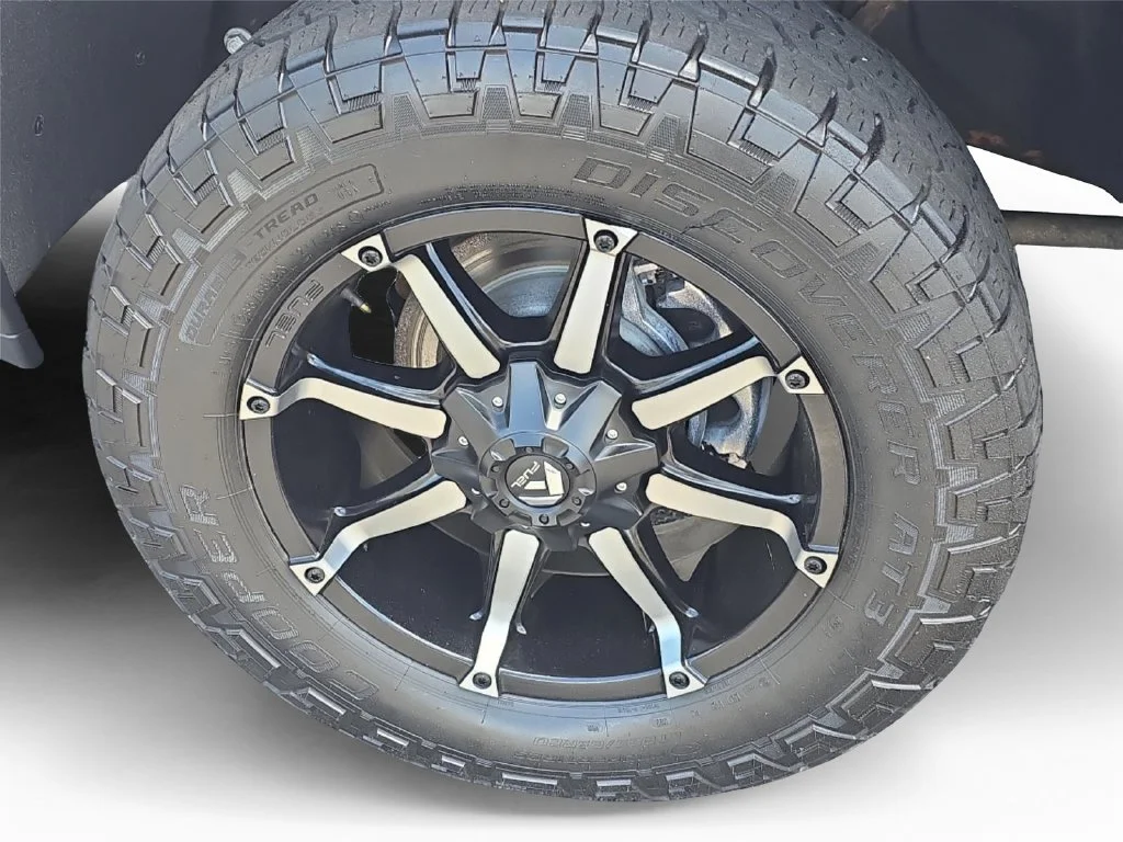 Used 2022 Black Chevrolet High Country image 12