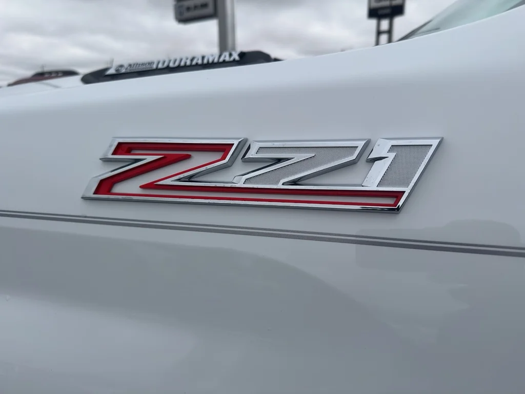 Used 2021 SUMMIT WHITE Chevrolet LTZ image 10